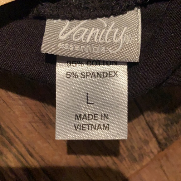 Vanity - Picture 4 of 5